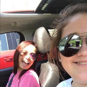 Meet your Posher, Devin